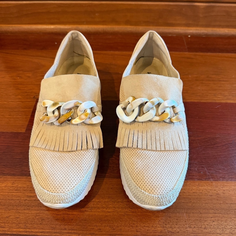 Vaneli Serene Women's Shoes Nude Suede, Size 8 1/2